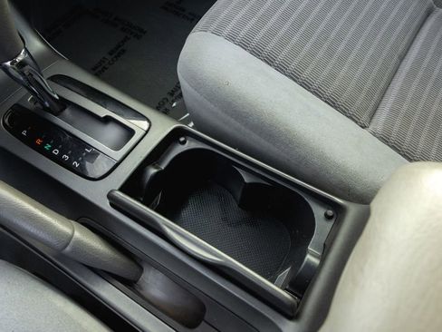 Used 2005 Toyota Camry LE FWD image 17