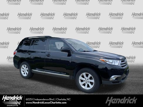Used 2012 Toyota Highlander SE w/ Tow Pkg FWD image 1