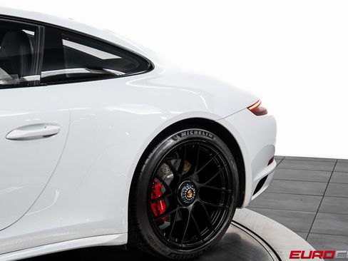Used 2019 Porsche 911 GT3 RS image 15