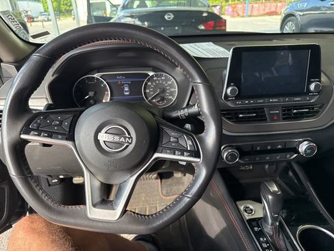 Used 2024 Nissan Altima 2.5 SR image 5