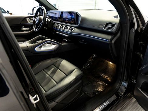 Used 2024 Mercedes-Benz GLS 450 4MATIC image 29