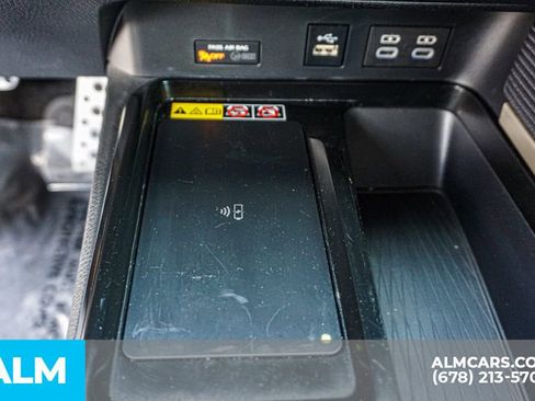 Used 2025 Toyota Camry SE image 43