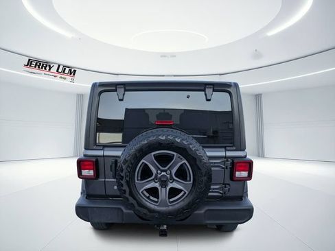 Used 2018 Jeep Wrangler Unlimited Sport S AWD/4WD image 4