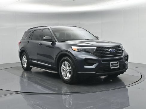 Certified 2022 Ford Explorer XLT RWD image 61