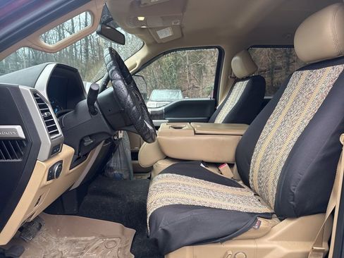 Used 2017 Ford F250 Lariat w/ Chrome Package image 12