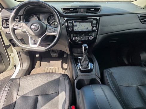 Used 2017 Nissan Rogue SL w/ SL Premium Package image 18