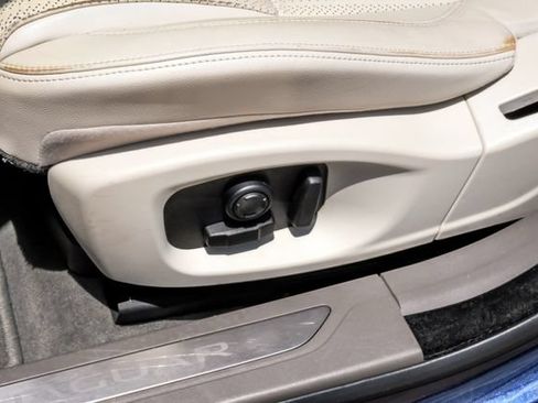Used 2016 Jaguar XF Prestige RWD image 40