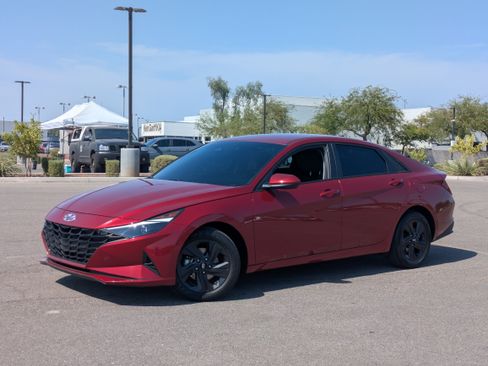 Used 2023 Hyundai Elantra SEL w/ Cargo Package FWD image 31