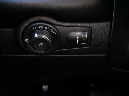 Used 2022 Dodge Durango R/T w/ Blacktop Package AWD/4WD image 26