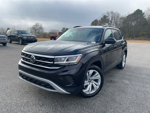 Used 2022 Volkswagen Atlas SE image 2