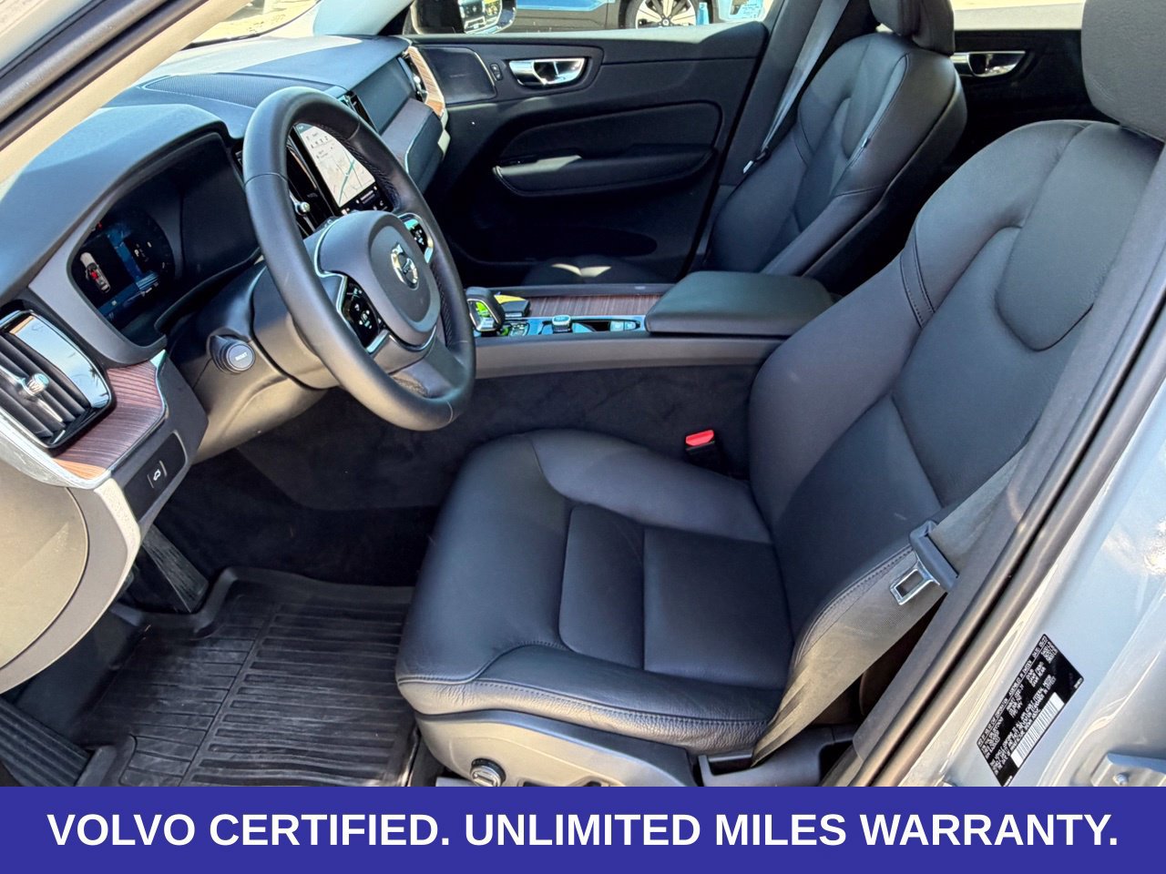 Certified 2024 Volvo XC60 B5 Plus w/ Protection Package Premier AWD/4WD image 32