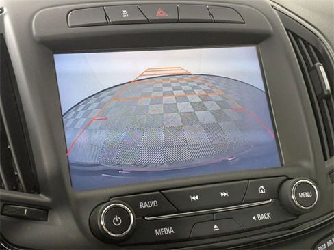 Used 2017 Buick Regal Sport Touring image 22