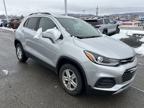 Used 2019 Chevrolet Trax LT w/ LT Convenience Package image 1