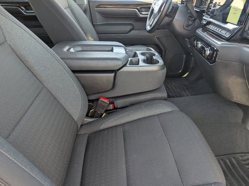 Used 2024 GMC Sierra 1500 Elevation image 12