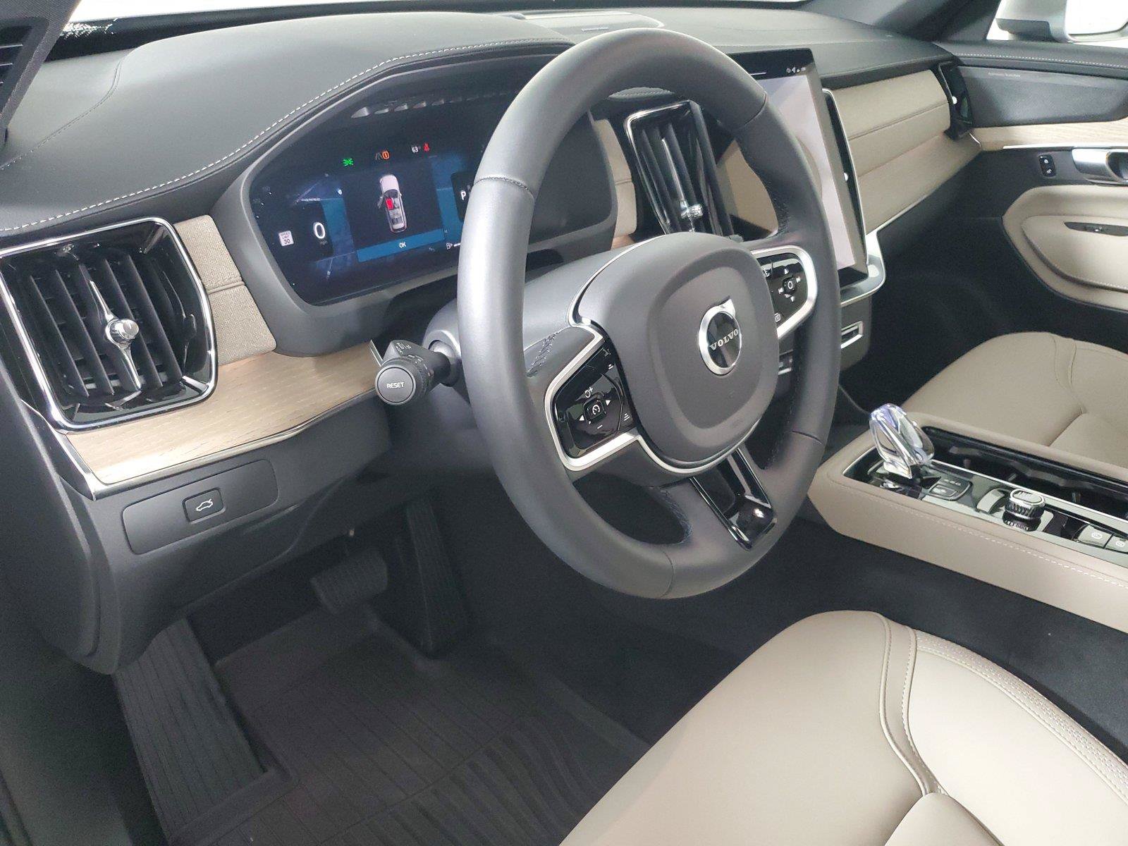 Used 2026 Volvo XC90 B6 Plus w/ Protection Package Premier AWD/4WD image 24