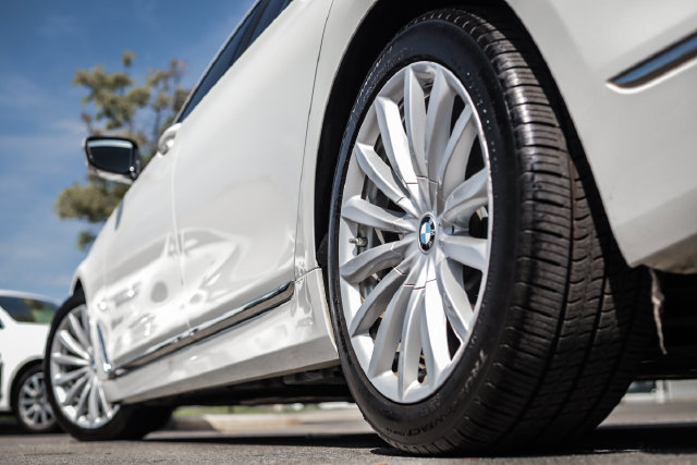 Used 2017 BMW 740i RWD image 18