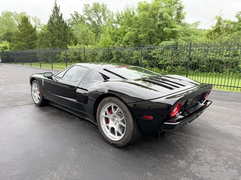 Used 2005 Ford GT RWD image 7