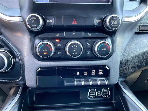 Used 2022 RAM 1500 Big Horn AWD/4WD image 30
