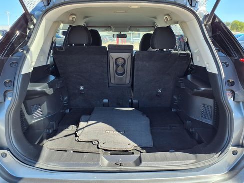Used 2017 Nissan Rogue SV FWD image 19