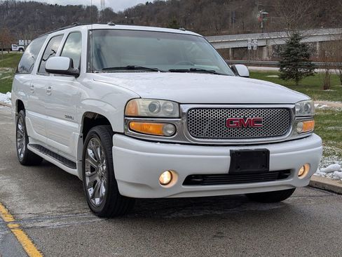 Used 2003 GMC Yukon XL Denali image 1