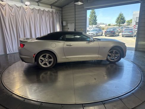 Used 2019 Chevrolet Camaro LT RWD image 4