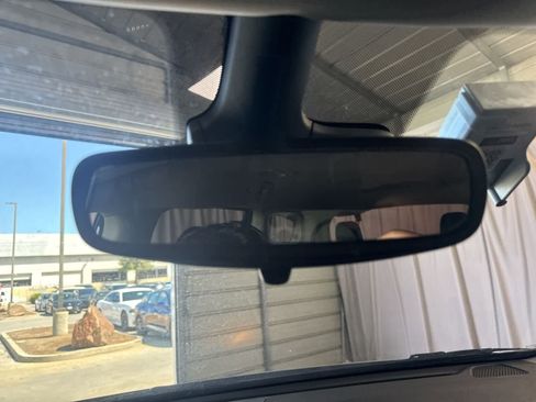 Used 2023 Chrysler Voyager LX image 27