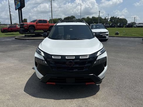 Used 2025 Nissan Rogue SV AWD/4WD image 16