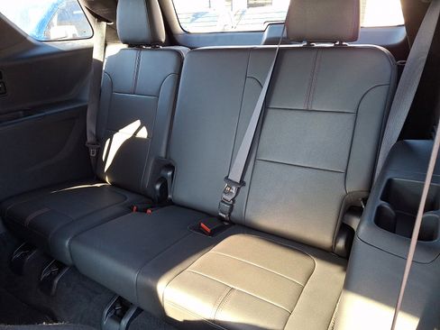 Certified 2023 Chevrolet Traverse RS w/ LPO, Cargo Package image 12