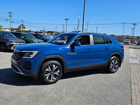 New 2026 Volkswagen Atlas Cross Sport SE image 3