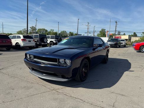 Used 2013 Dodge Challenger SXT image 7