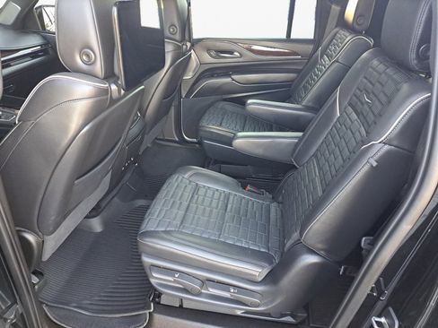 Used 2021 Cadillac Escalade ESV Sport Platinum image 11