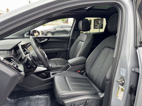 Used 2024 Audi Q4 e-tron Premium w/ Convenience Package AWD/4WD image 21