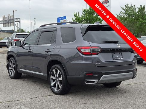 Used 2023 Honda Pilot Elite image 4
