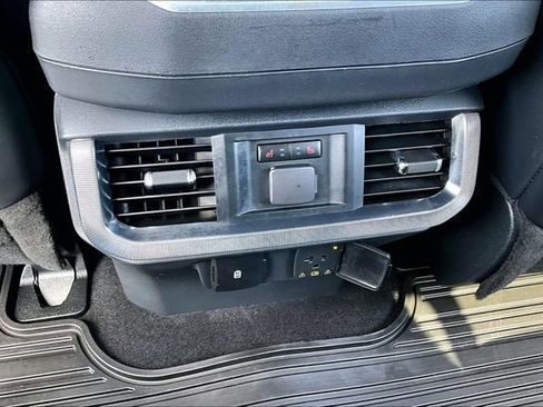 Used 2025 Ford F150 Platinum w/ FX4 Off-Road Package AWD/4WD image 11