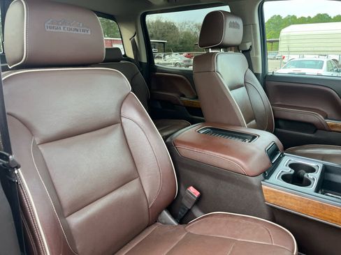 Used 2018 Chevrolet Silverado 1500 High Country image 17
