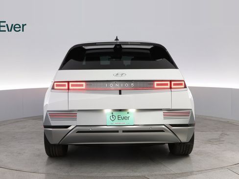 Used 2024 Hyundai Ioniq 5 Limited image 13