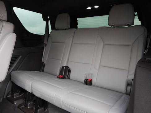 Used 2023 GMC Yukon SLT RWD image 21
