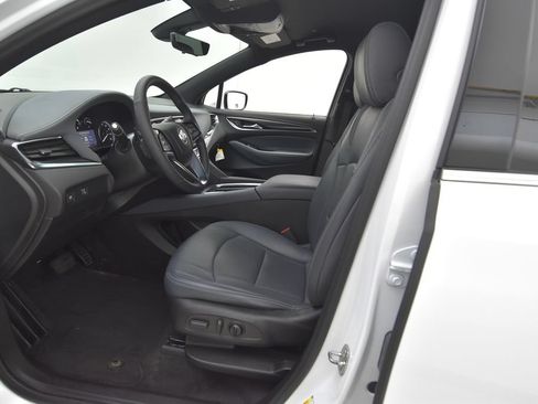 Used 2022 Buick Enclave Essence FWD image 24
