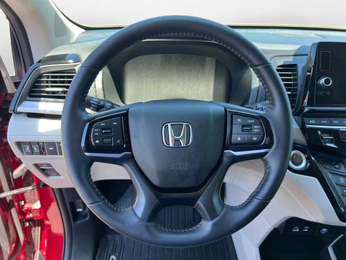 Certified 2025 Honda Odyssey Touring image 10