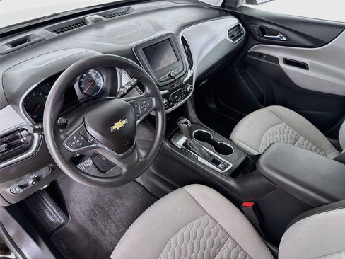 Used 2020 Chevrolet Equinox LS w/ LS Convenience Package FWD image 11