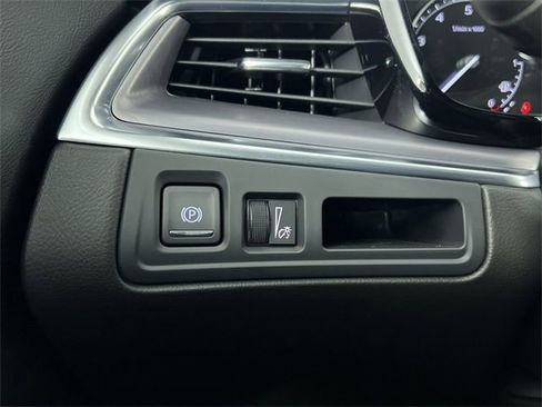 Certified 2025 Cadillac XT5 Luxury image 18