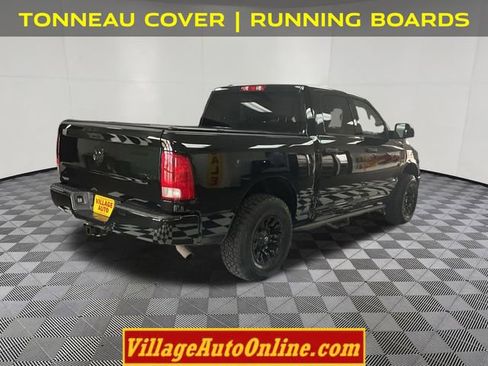 Used 2017 RAM 1500 4x4 Crew Cab image 4