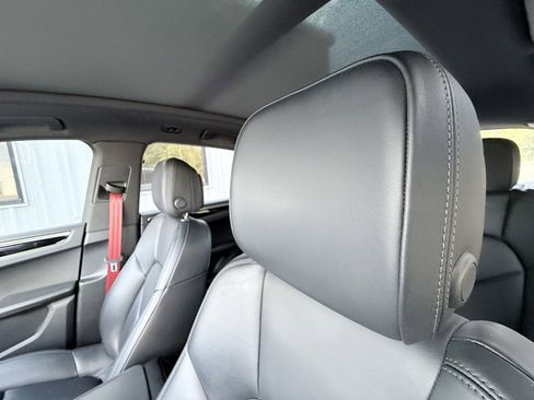 Used 2021 Porsche Macan S image 28
