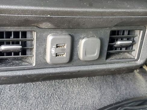 Certified 2022 Chevrolet Silverado 1500 LT AWD/4WD image 11