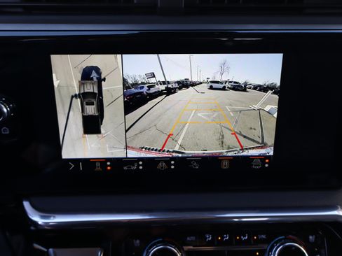 Used 2025 GMC Sierra 2500 Denali w/ Technology Package image 31