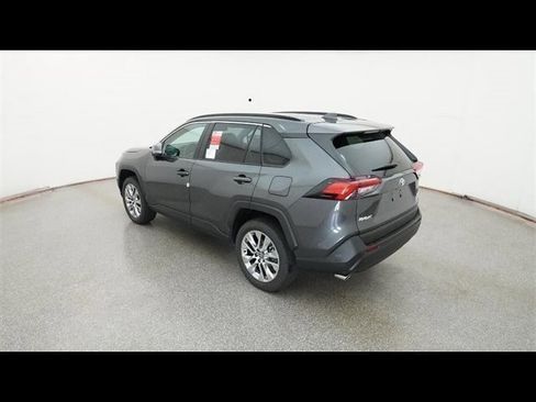 Used 2025 Toyota RAV4 XLE Premium image 38