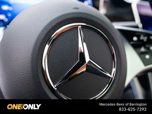 Used 2025 Mercedes-Benz GLC 300 4MATIC image 24
