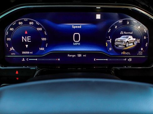 Used 2022 Chevrolet Silverado 1500 RST image 16