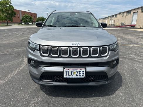 Used 2022 Jeep Compass Latitude AWD/4WD image 2