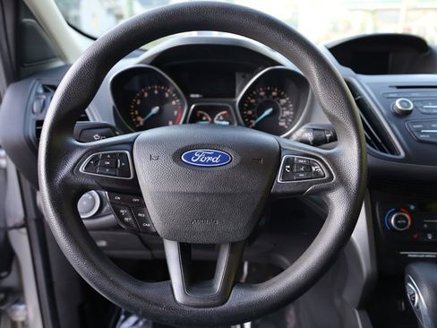 Used 2018 Ford Escape SE image 22